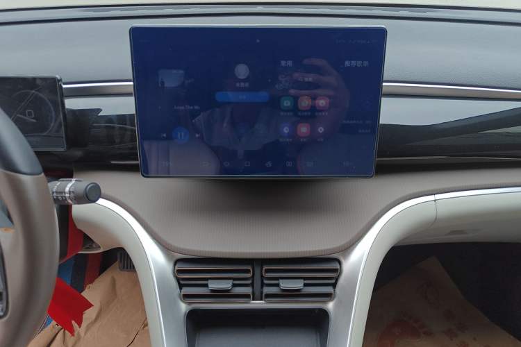 Used BYD Song Pro New Energy 2023 Champion Edition DM-i 110KM Beyond Model Audio And AC Panel