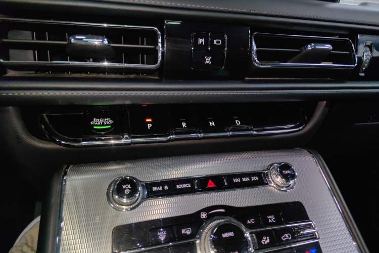 Used Lincoln Aviator 2022 3.0T V6 Four-Wheel Drive Centennial Limited Edition Gear Lever