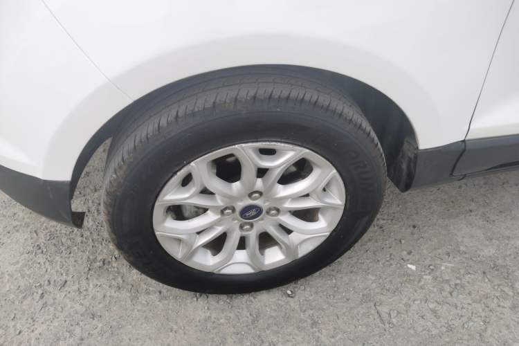 Used Ford EcoSport 2013 1.5L Automatic Prestige Model Left Front Wheel Hub