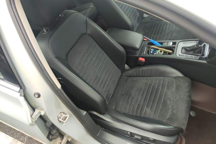 Used Volkswagen Magotan 2017 330TSI DSG Luxury Model Right Front Seat