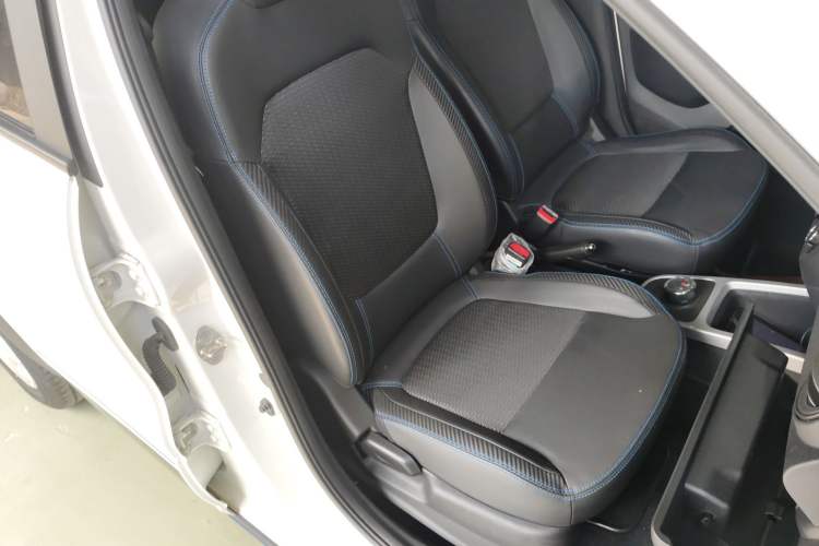 Used Venucia e30 2020 Elite Version Right Front Seat