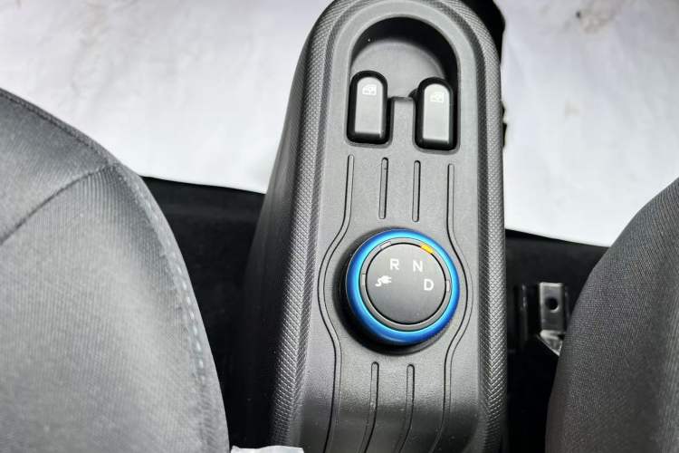 Used Wuling Hongguang MINIEV 2020 Freedom Version Lithium Iron Phosphate Gear Lever