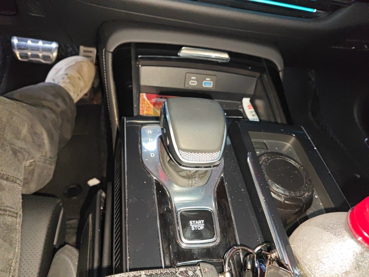 Hongqi H9 2025 Model Facelifted 2.0T Two-Wheel Drive Flag-Style Private Enjoyment Fashion Edition, 5 Seats - Chinese Trim Xiang — снимка 11