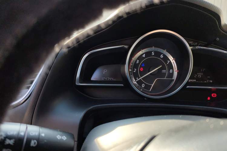 Used Mazda 3 Axela 2014 Sedan 2.0L Automatic Flagship Model