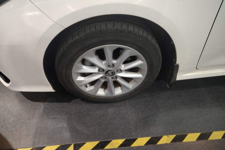 Used Toyota Corolla 2021 Dual-Motor 1.8L E-CVT Elite Edition
