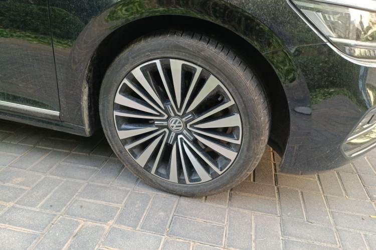 Used Volkswagen Passat 2019 330TSI Luxury Edition China VI Standard
