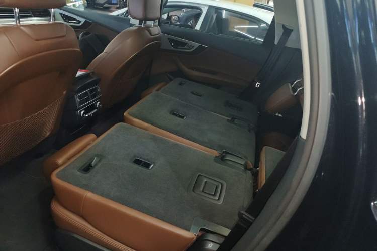 Used Audi Q7 2016 40 TFSI Comfort Model