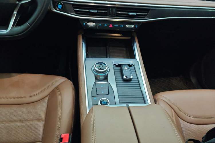 Used Ford Explorer 2023 EcoBoost 285 Four-Wheel Drive Stylish Plus Version 7 Seats