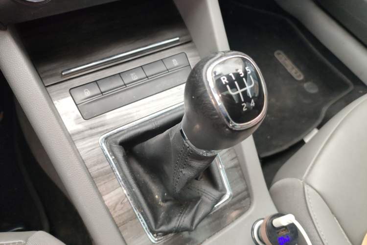 Used Skoda Octavia 2015 1.6L Manual Yijun Edition
