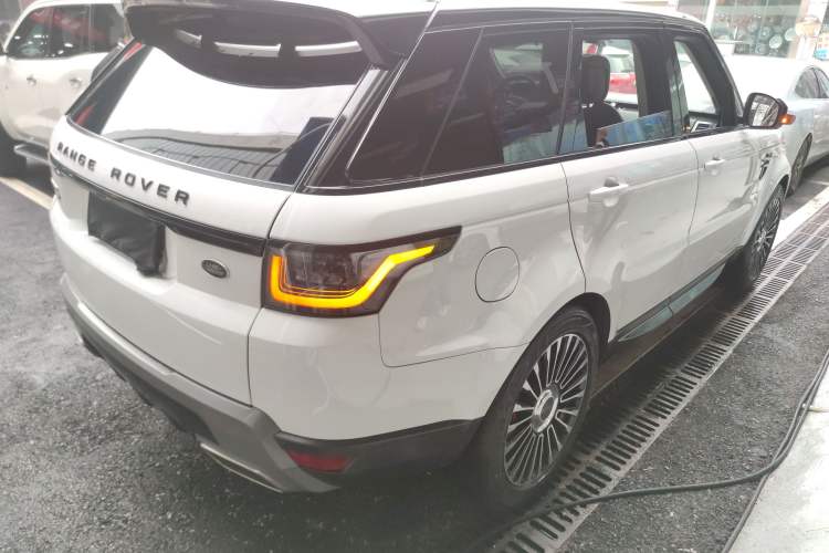 Used Land Rover Range Rover Sport 2020 3.0 L6 SE