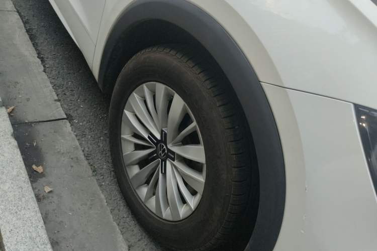 Used Volkswagen Viloran 2020 330TSI Business Edition Right Front Wheel Hub