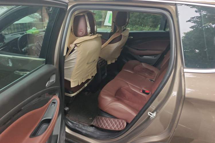 Used Buick Envision 2016 20T Two-Wheel-Drive Elite Model Left Rear Seat