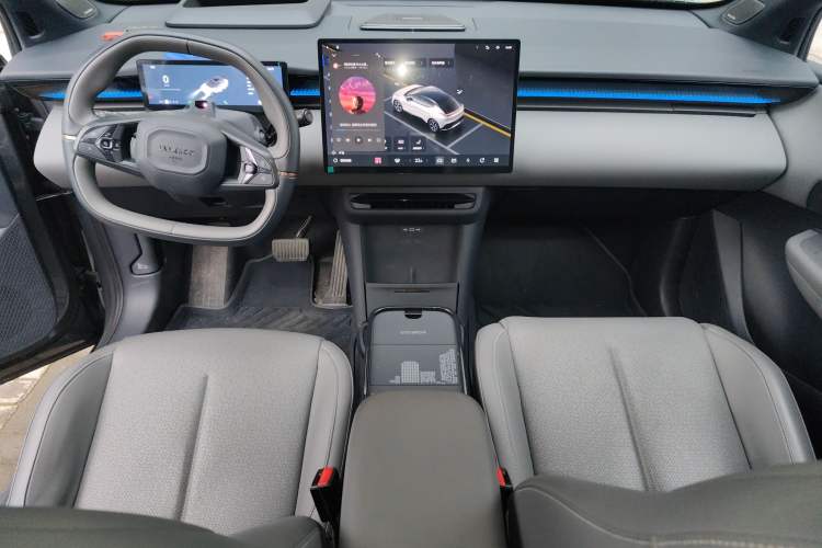 Used Lynk & Co Z20 2025 530 km Range Rear-Wheel Drive Max