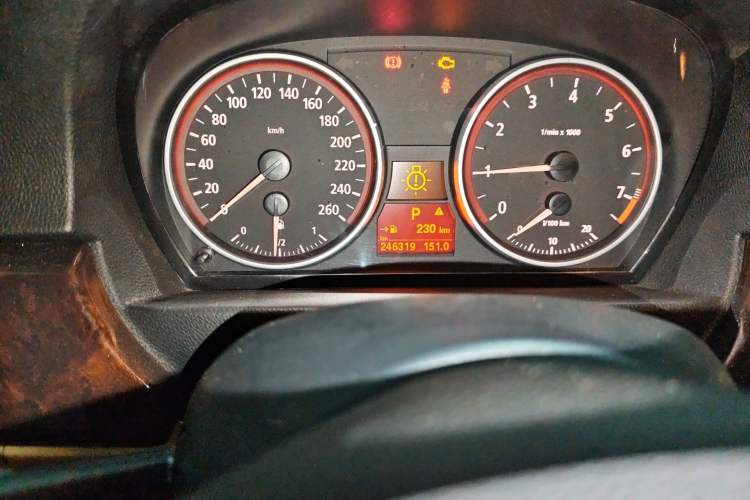 Used BMW 3 Series 2005 325i Sport Edition Odometer Close Up