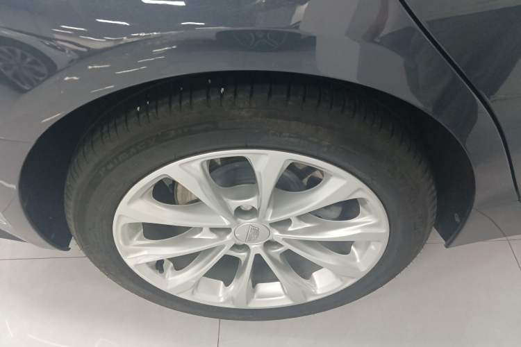 Used Cadillac CT5 2022 28T Luxury Version (Standard Edition) Right Rear Wheel Hub