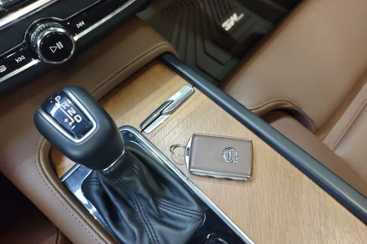 Used Volvo S90 2020 Facelift T5 Smart & Luxurious Edition