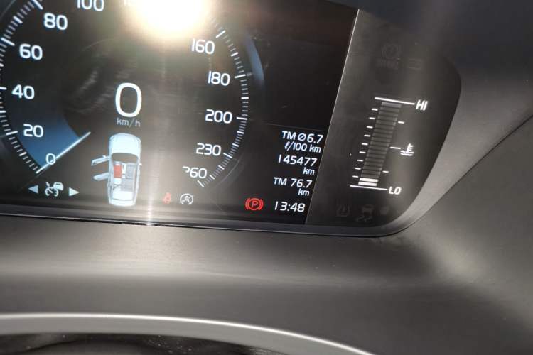 Used Volvo S90 2017 T4 Zhiyi Edition Odometer Close Up