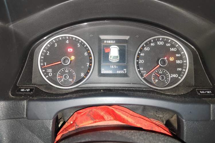 Used Volkswagen Tiguan 2015 1.8TSI Automatic Two-Wheel Drive Luxury Model Instrument Cluster