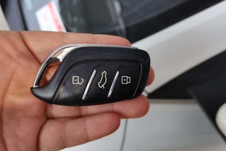 Used Roewe i5 2019 1.5L Manual 4G Connectable Langhao Edition