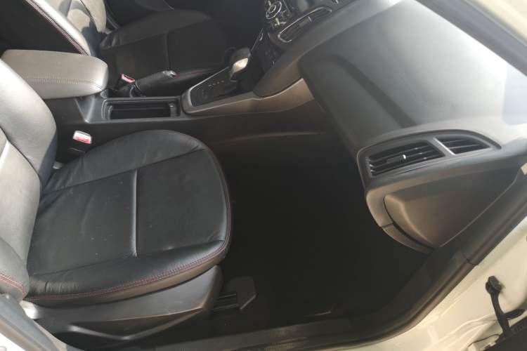 Used Ford Focus 2017 Hatchback 1.6L Automatic Comfort Plus SmartDrive Edition
