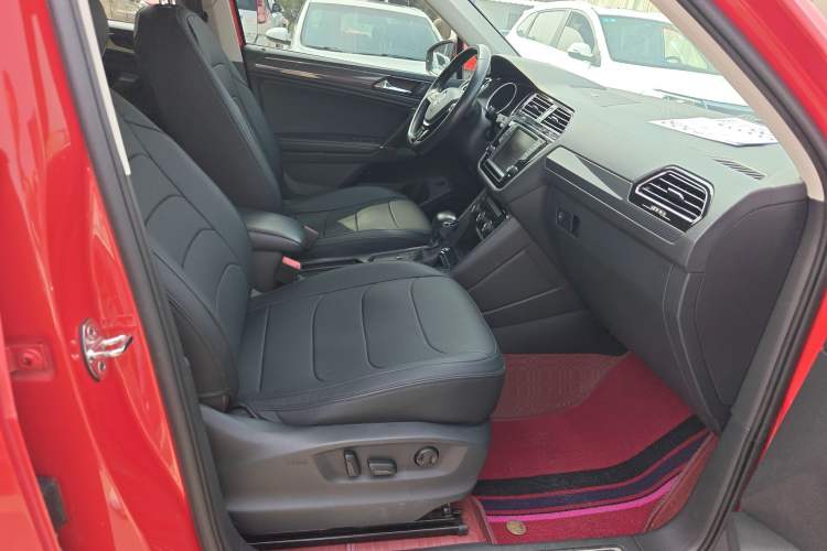 Used Volkswagen Tiguan L 2017 330TSI Automatic Two-Wheel Drive Flagship Edition Right Front Seat