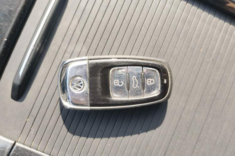 Used Volkswagen Phideon 2019 380TSI Two-Wheel Drive Business Edition China VI Standard