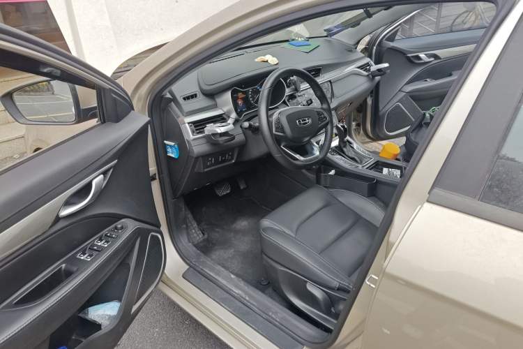 Used Geely Auto Emgrand 2019 Leading Edition 1.5L CVT Luxury Model China V Standard
