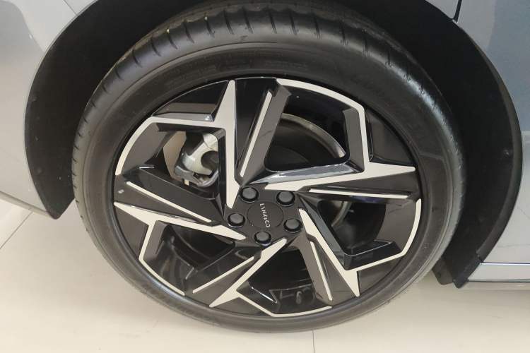 Used Lynk & Co 07 2024 EM-P 126 Long-Range Ultra