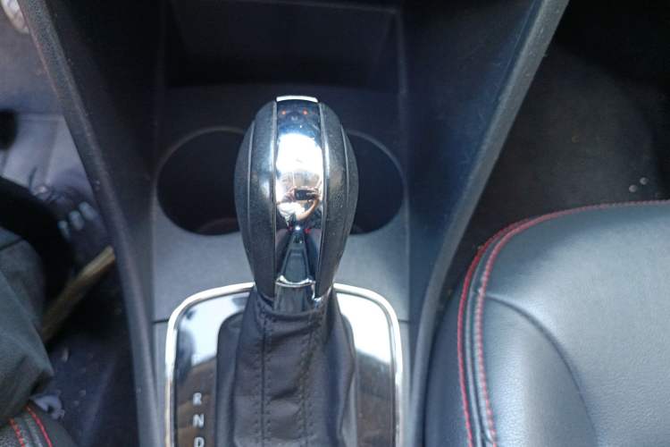 Used Volkswagen Polo 2016 1.6L Automatic Comfort Model
