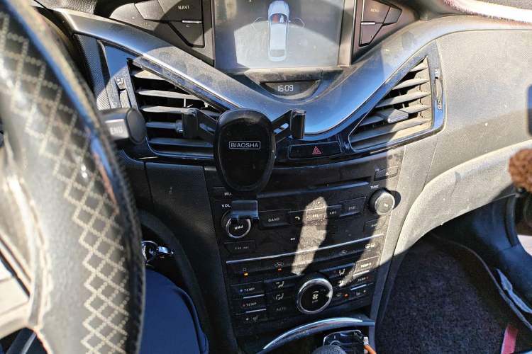 Used Bestune B70 2014 2.0L automatic luxury version