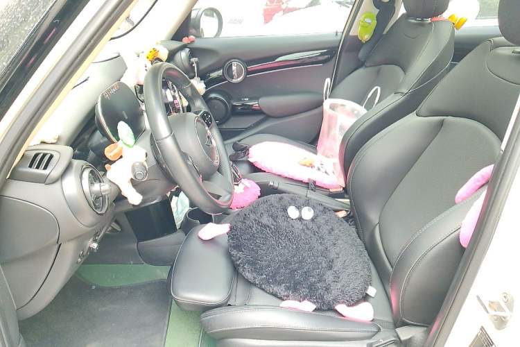 Used MINI 2022 1.5T COOPER Classic Edition Five-Door Version
