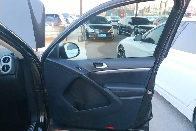 Used Volkswagen Tiguan L 2017 300TSI Automatic Two-Wheel Drive Silk Road Comfort Edition