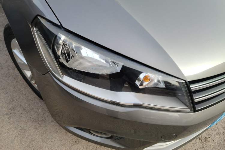 Used Volkswagen Jetta 2013 1.6L Automatic Comfort Model Right Front Headlight