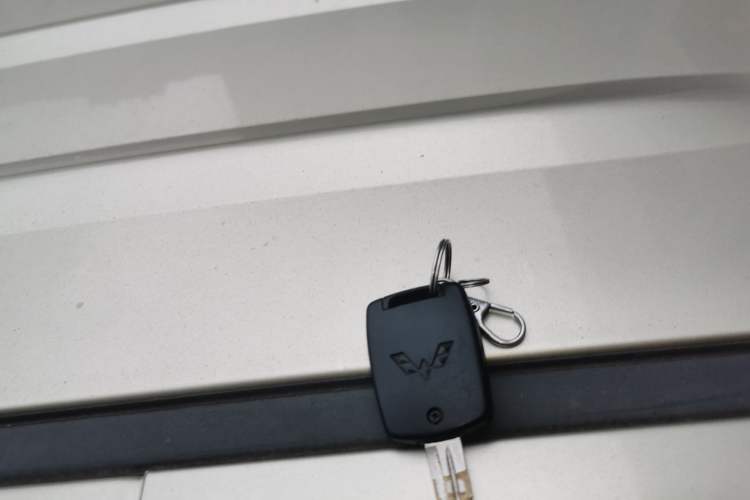 Used Wuling Rongguang V 2019 1.5L Standard Version China VI LAR Vehicle Key