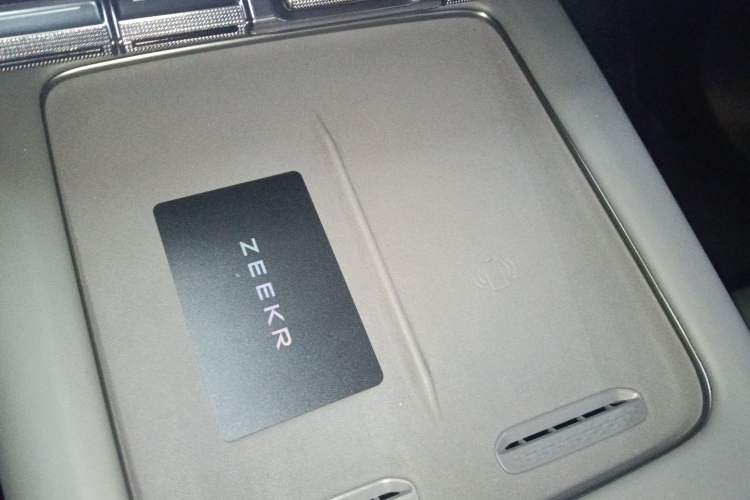 Used Zeekr 7X 2025 75 kWh Rear-Wheel Drive Intelligent Driving Version
