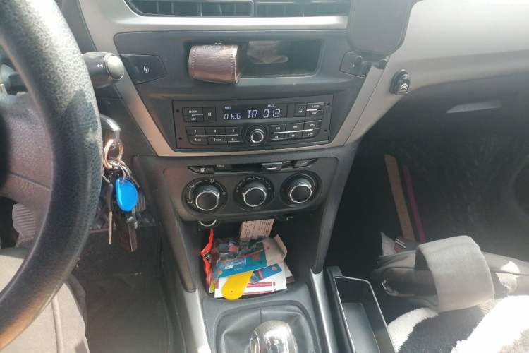 Used Citroen Elysee 2014 1.6L Manual Fashion Model CNG Audio And AC Panel