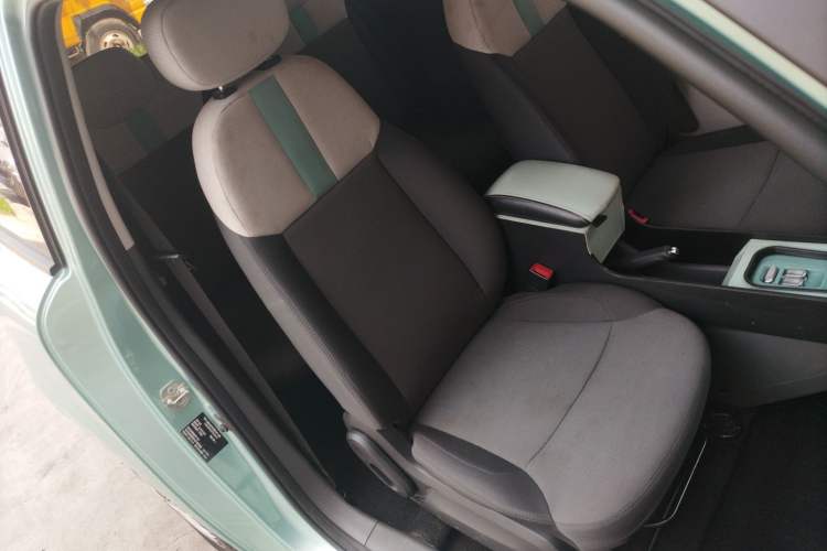 Used CHANGAN NEVO Lumin 2022 155 km – Refreshingly Sweet Edition Right Front Seat