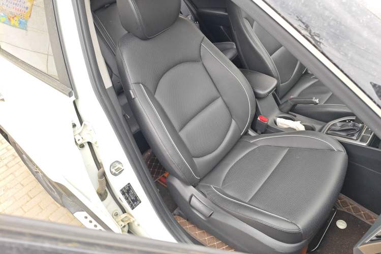 Used Hyundai ix25 2015 1.6L Automatic Two-Wheel Drive Smart GLS Trim Right Front Seat