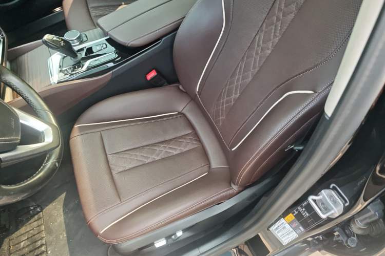 Used BMW 5 Series New Energy 2021 535Le Luxury Package Left Front Seat