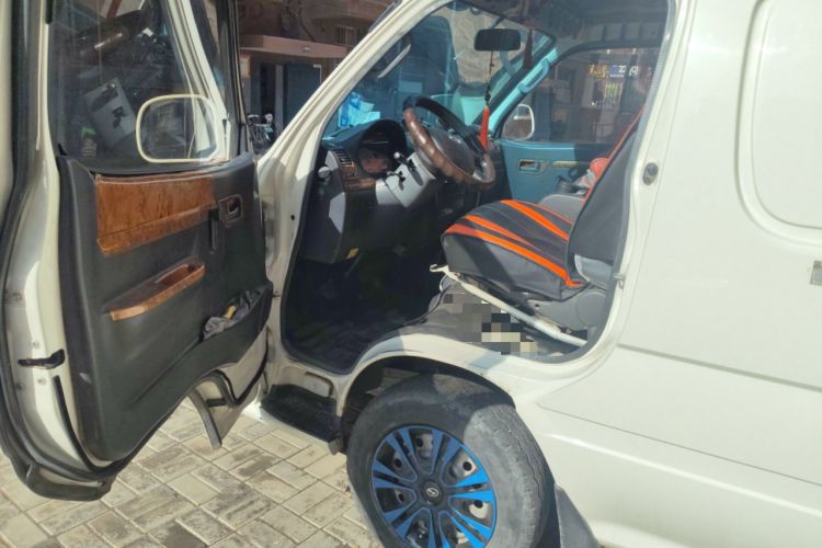 Used King Long Golden Way 2018 2.0L Van Series 4G20 Driver Seat