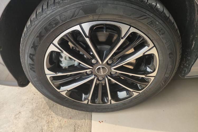 Used Roewe iMAX8 2022 Model 400TGI Exclusive Version for Key Accounts Left Front Wheel Hub