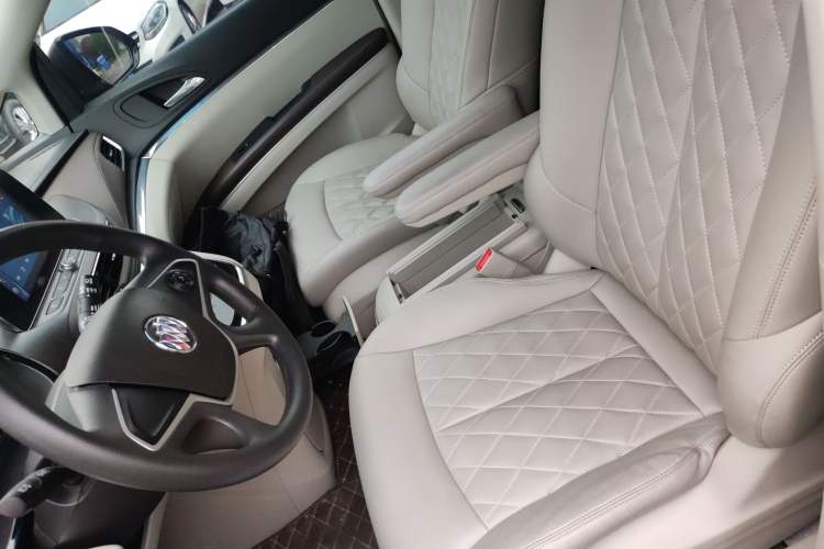 Used Buick GL8 2023 Land Executive Class Comfort Model
