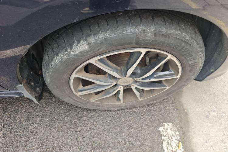 Used BYD Song MAX 2017 1.5T Automatic Smart Connect Elite 7-Seater Right Front Wheel Hub