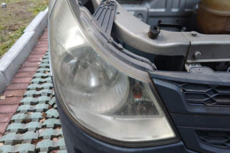 Used Wuling Zhiguang 2015 1.2L S Practical Model LSI Right Front Headlight
