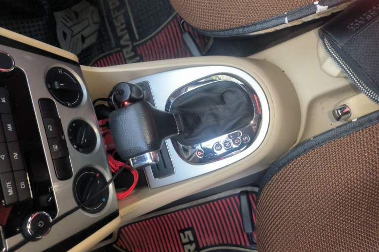 Used Volkswagen Lavida 2011 1.6L Automatic PinYou Edition Gear Lever