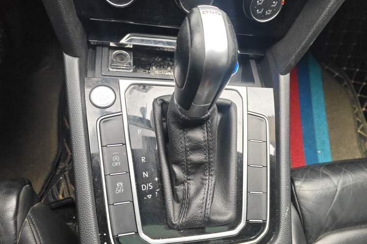 Used Volkswagen Magotan 2017 330TSI DSG Leading Model
