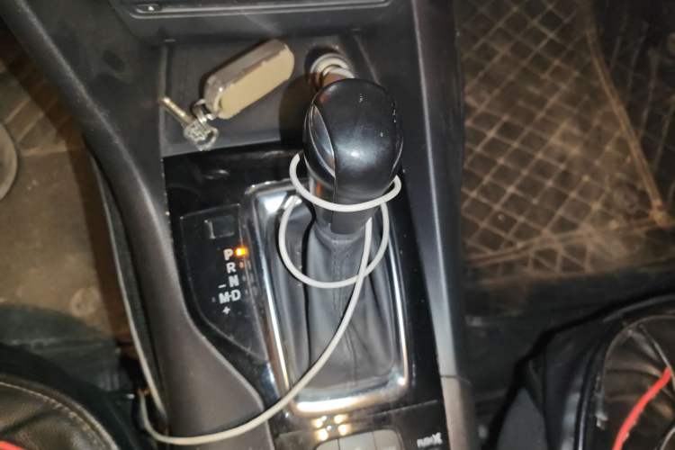 Used Mazda 3 Axela 2014 Sedan 1.5L Automatic Luxury Model
