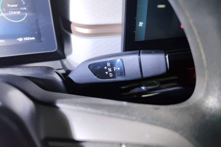 Used SOL E10X 2022 Flower Fairy Design Four-Leaf Clover
