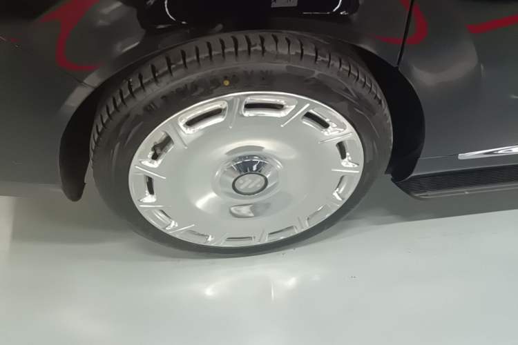 Used IM LS9 2026 Model 66 Ultra Right Rear Wheel Hub