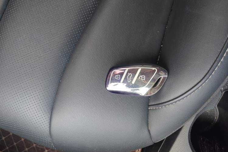 Used Roewe i5 2019 1.5L Manual 4G Connect Leehao Flagship Edition Interior 1